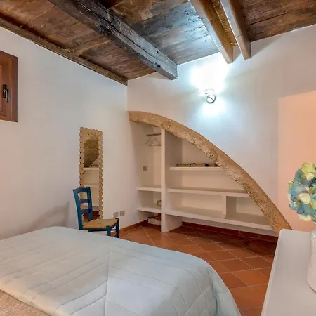 Chantal Apartment *